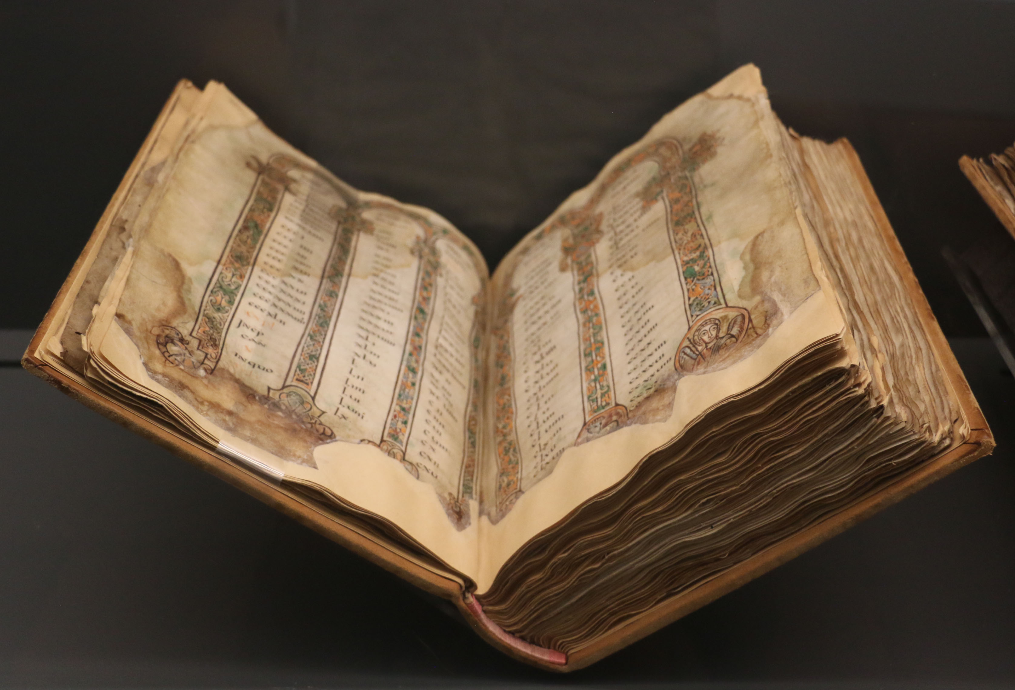 Evangile de Flavigny - VIIIème siècle - Autun - Photo Jean-Paul Genty
